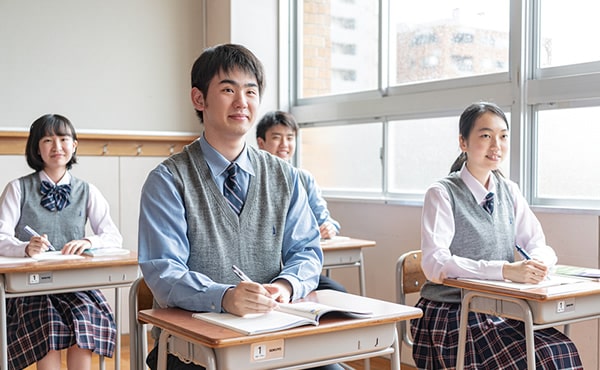 特別進学コース 福岡大学附属若葉高等学校 若葉高校でなりたい自分をみつけよう 特別進学コース 福岡大学附属若葉高等学校 若葉高校でなりたい自分をみつけよう
